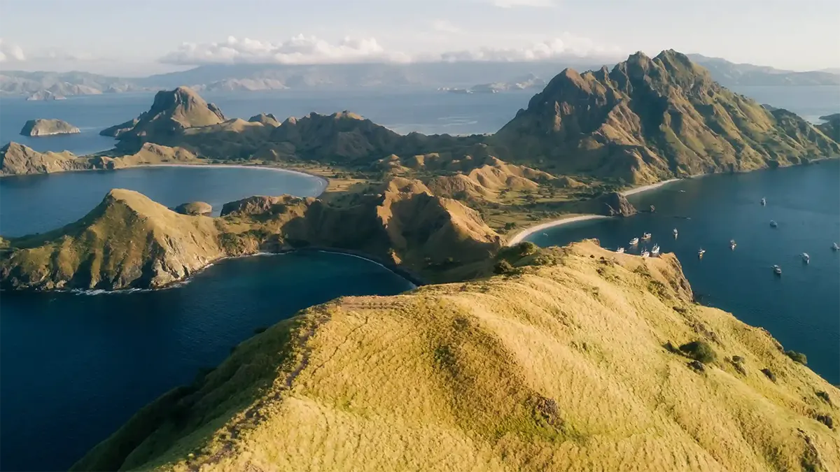 4 Tips Seru Menjelajahi Destinasi Wisata Alam yang Belum Terjamah